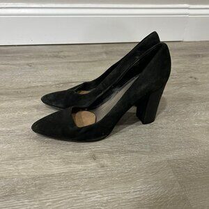 Tahari Tallie Black Suede Block Heel Point Toe Pump Size 8